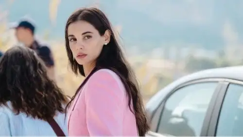 Violeta como el mar Temporada 2 Episodios 1 • Sub Español