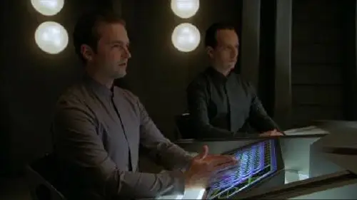 Stargate SG-1 Temporada 5 Episodios 10 • Sub Español