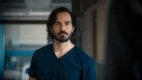 Holby City Temporada 23 Episodios 11 • Sub Español
