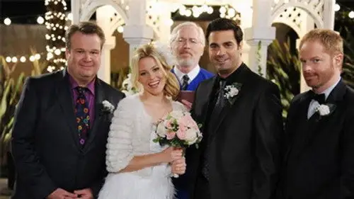 Modern Family Temporada 4 Episodios 17 • Sub Español