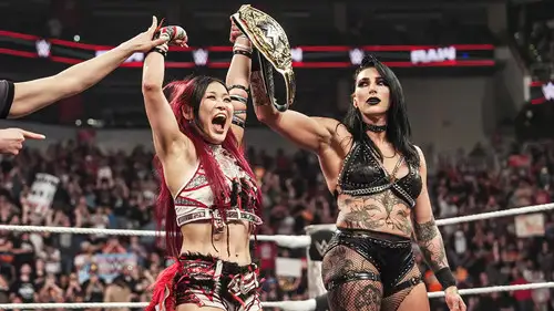 Raw Temporada 33 Episodios 19 • Sub Español