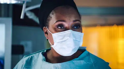 Holby City Temporada 22 Episodios 13 • Sub Español