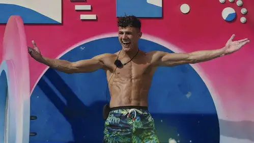 Love Island (Reino Unido) Temporada 9 Episodios 2 • Sub Español