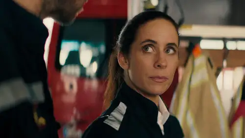 Bajo el fuego Temporada 3 Episodios 2 • Sub Español
