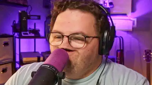 Distractible S5E2 • Oglądaj Online