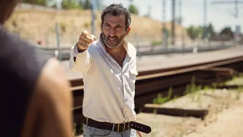 Entrevías Temporada 2 Episodios 2 • Sub Español