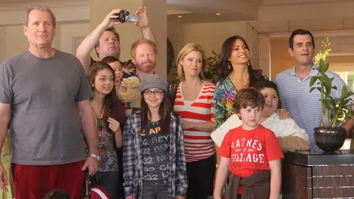 Modern Family Temporada 1 Episodios 23 • Sub Español