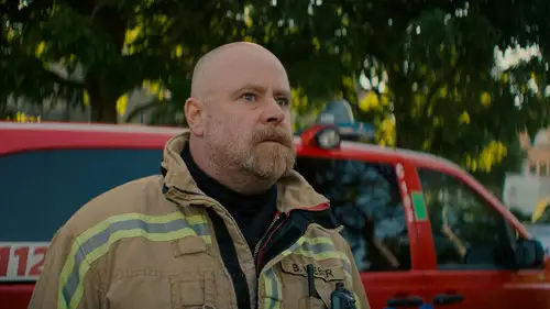 Bajo el fuego Temporada 3 Episodios 1 • Sub Español