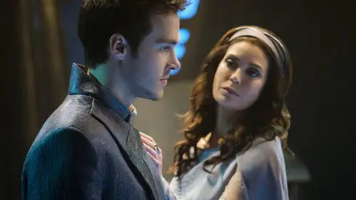 Supergirl Temporada 2 Episodios 21 • Sub Español