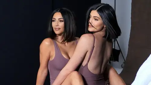 Las Kardashian 2007 Temporada 15 Episodios 11 • Sub Español