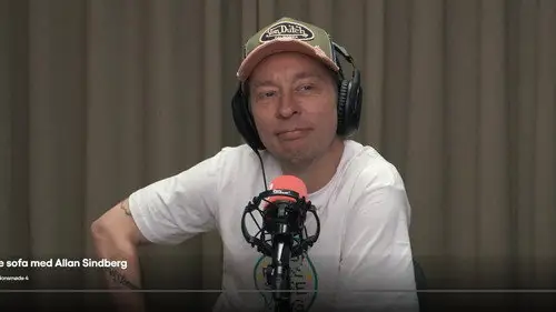 Den gule sofa med Allan Sindberg Temporada 0 Episodios 15 • Sub Español
