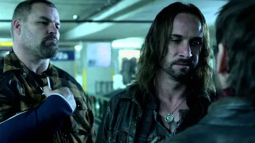 Falling Skies Temporada 2 Episodios 10 • Sub Español