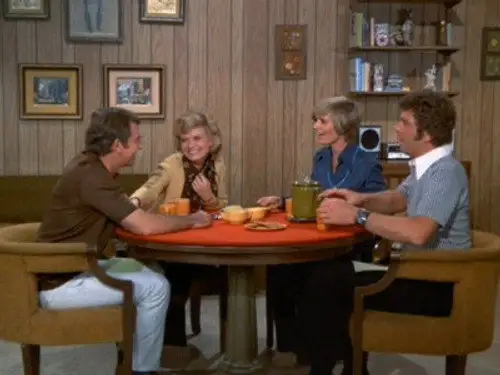 The Brady Bunch Temporada 5 Episodios 14 • Sub Español