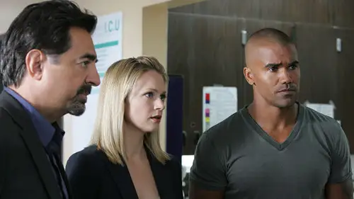 Mentes criminales Temporada 5 Episodios 1 • Sub Español
