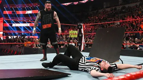 Raw Temporada 28 Episodios 8 • Sub Español