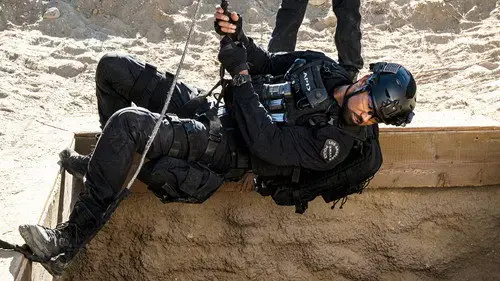 S.W.A.T.: Los hombres de Harrelson Temporada 4 Episodios 10 • Sub Español