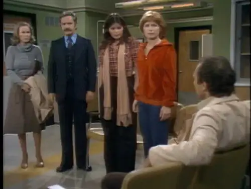 One Day at a Time Temporada 3 Episodios 10 • Sub Español