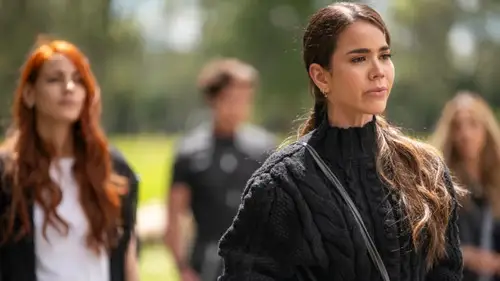 Rojo carmesí Temporada 1 Episodios 14 • Sub Español