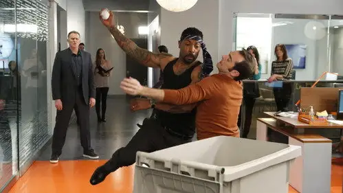 Black-ish Temporada 1 Episodios 20 • Sub Español