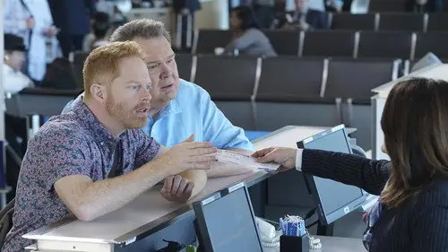 Modern Family Temporada 8 Episodios 18 • Sub Español