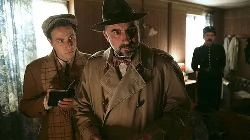 Los pequeños asesinatos de Agatha Christie Temporada 1 Episodios 9 • Sub Español