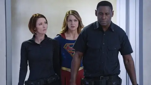 Supergirl Temporada 1 Episodios 11 • Sub Español