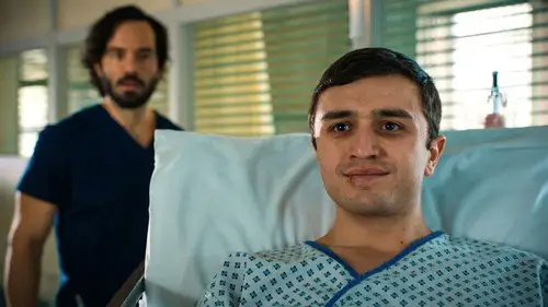 Holby City Temporada 23 Episodios 10 • Sub Español