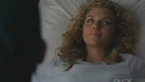 Nip/Tuck, a golpe de bisturí Temporada 5 Episodios 3 • Sub Español