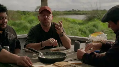 Off the Grid with Colin and Manu Temporada 1 Episodios 4 • Sub Español