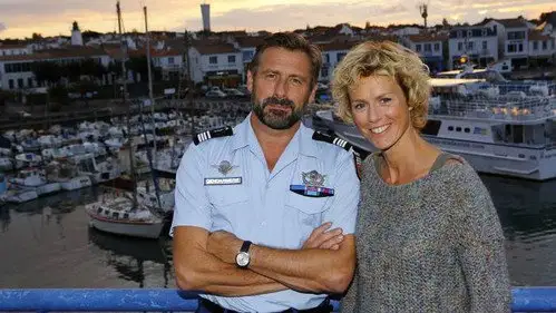 Asesinato en... Temporada 2 Episodios 2 • Sub Español
