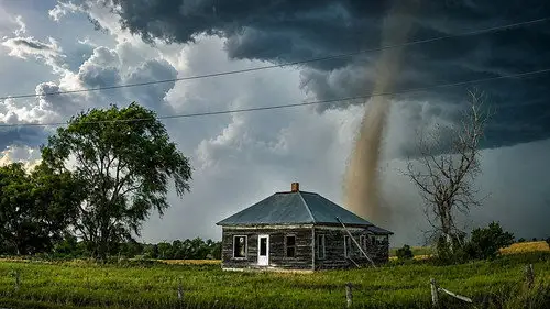 In the Eye of the Storm: Chasers Temporada 1 Episodios 5 • Sub Español