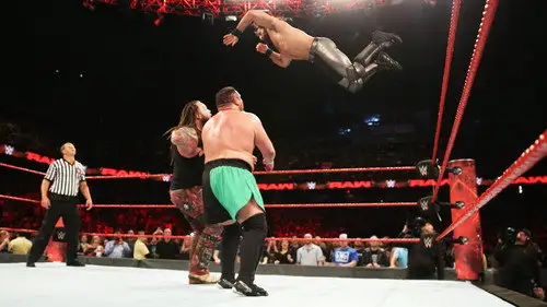 Raw Temporada 25 Episodios 21 • Sub Español