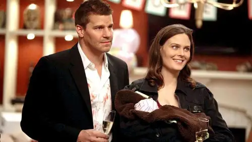 Bones Temporada 2 Episodios 6 • Sub Español