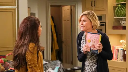 Modern Family Temporada 11 Episodios 1 • Sub Español