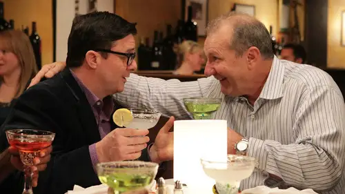 Modern Family Temporada 2 Episodios 18 • Sub Español