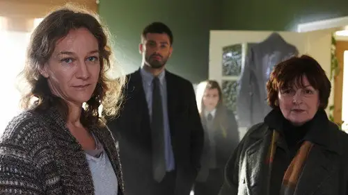 Vera Temporada 3 Episodios 3 • Sub Español