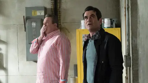 Modern Family Temporada 9 Episodios 21 • Sub Español