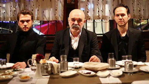 Çukur Temporada 1 Episodios 10 • Sub Español
