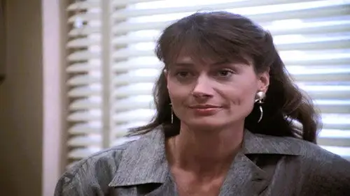 Treinta y tantos Temporada 1 Episodios 8 • Sub Español