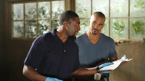 Mentes criminales Temporada 5 Episodios 20 • Sub Español