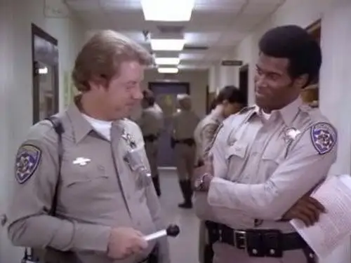 CHiPs Temporada 2 Episodios 23 • Sub Español