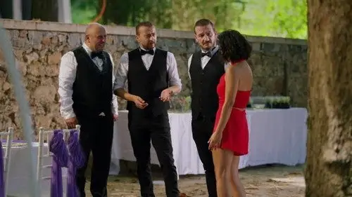 Leyla ile Mecnun Temporada 4 Episodios 10 • Sub Español