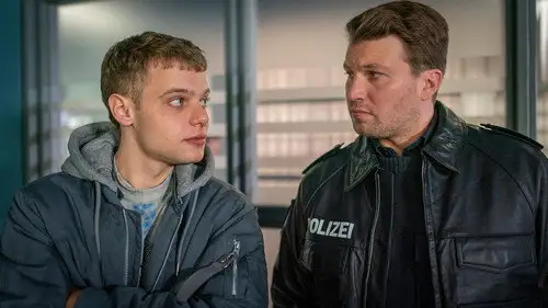 Hamburgo 112 Temporada 17 Episodios 13 • Sub Español
