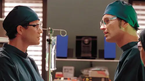 Nip/Tuck, a golpe de bisturí Temporada 1 Episodios 2 • Sub Español