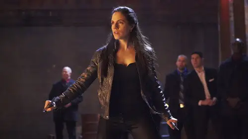 La reina de las sombras Temporada 1 Episodios 1 • Sub Español