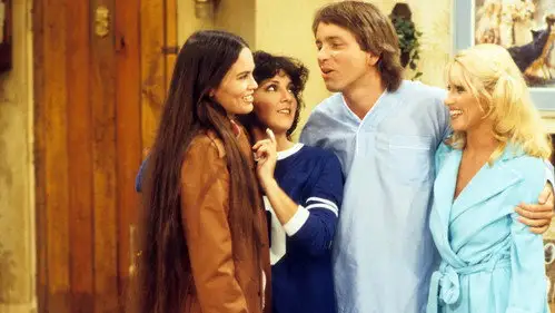 Apartamento para tres Temporada 3 Episodios 6 • Sub Español