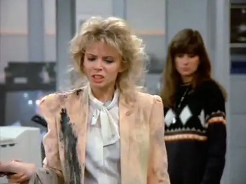 Murphy Brown Temporada 1 Episodios 2 • Sub Español