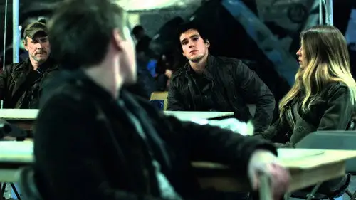 Falling Skies Temporada 2 Episodios 3 • Sub Español