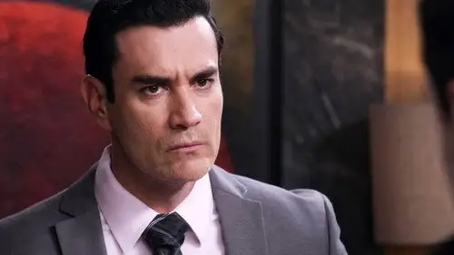 Por amar sin ley Temporada 2 Episodios 11 • Sub Español