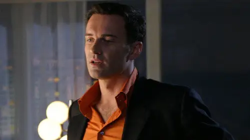 Nip/Tuck, a golpe de bisturí Temporada 2 Episodios 1 • Sub Español